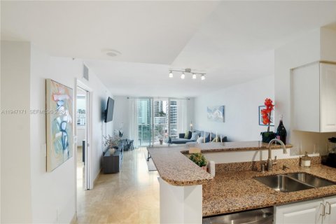 Condominio en venta en Miami, Florida, 1 dormitorio, 70.61 m2 № 2003657 - foto 7