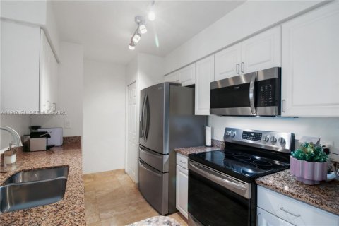 Condominio en venta en Miami, Florida, 1 dormitorio, 70.61 m2 № 2003657 - foto 9