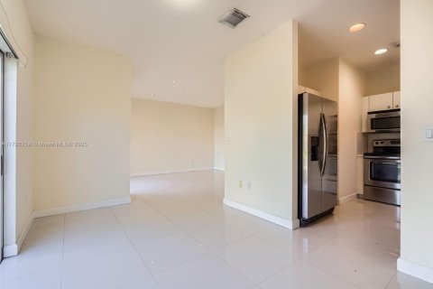 Casa en venta en Homestead, Florida, 3 dormitorios, 159.98 m2 № 1665074 - foto 8