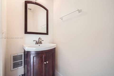 Casa en venta en Homestead, Florida, 3 dormitorios, 159.98 m2 № 1665074 - foto 11