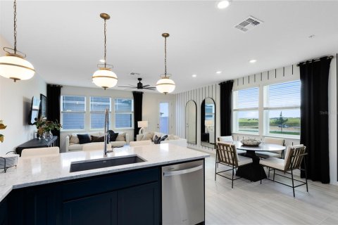Townhouse in Orlando, Florida 4 bedrooms, 171.59 sq.m. № 2095726 - photo 10
