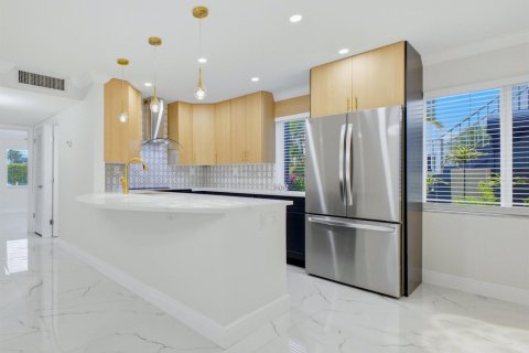 Condominio en Delray Beach, Florida, 2 dormitorios № 2147113