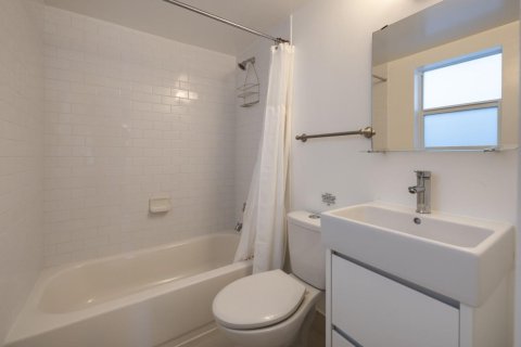 House in Fort Lauderdale, Florida 2 bedrooms, 153.38 sq.m. № 1068206 - photo 1