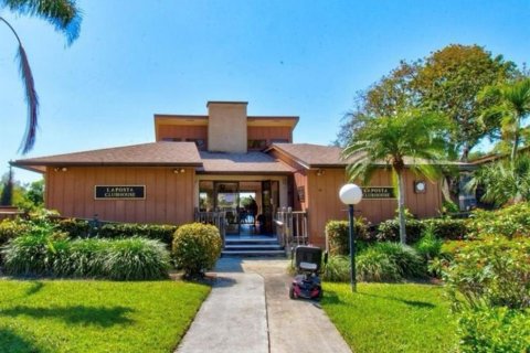 Condominio en venta en North Fort Myers, Florida, 2 dormitorios, 82.87 m2 № 1918686 - foto 24