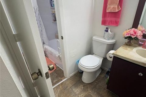 Condominio en venta en North Fort Myers, Florida, 2 dormitorios, 82.87 m2 № 1918686 - foto 15