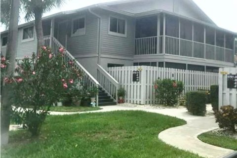 Condominio en venta en North Fort Myers, Florida, 2 dormitorios, 82.87 m2 № 1918686 - foto 1