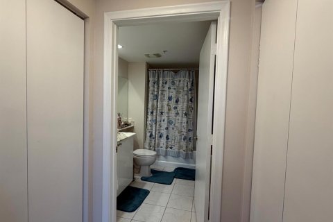 Apartamento en alquiler en Aventura, Florida, 2 dormitorios, 99.87 m2 № 2274410 - foto 9