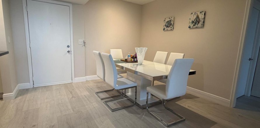Apartamento en Aventura, Florida 2 dormitorios, 99.87 m2 № 2274410
