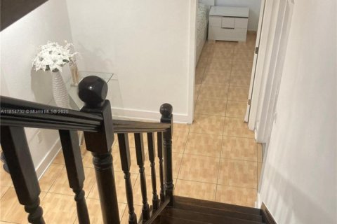 Villa ou maison à vendre à Miami, Floride: 3 chambres, 158.86 m2 № 2055144 - photo 20