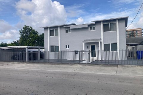 Villa ou maison à Miami, Floride 3 chambres, 158.86 m2 № 2055144