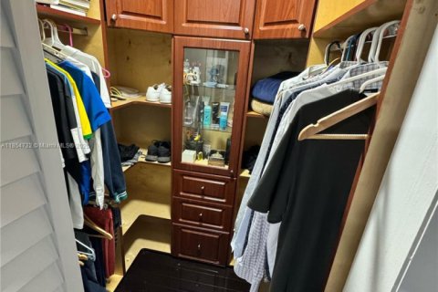 Villa ou maison à vendre à Miami, Floride: 3 chambres, 158.86 m2 № 2055144 - photo 16