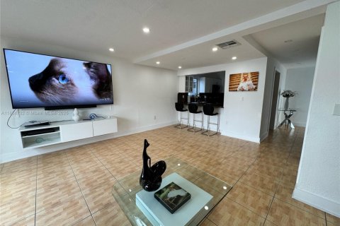 Villa ou maison à vendre à Miami, Floride: 3 chambres, 158.86 m2 № 2055144 - photo 7