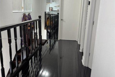 Villa ou maison à vendre à Miami, Floride: 3 chambres, 158.86 m2 № 2055144 - photo 17