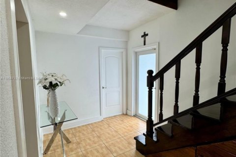 Villa ou maison à vendre à Miami, Floride: 3 chambres, 158.86 m2 № 2055144 - photo 19