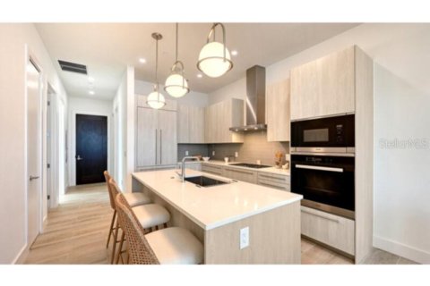Condominio en alquiler en Sarasota, Florida, 2 dormitorios, 104.24 m2 № 2283387 - foto 5
