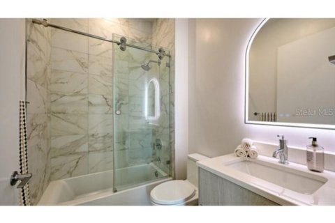 Condominio en alquiler en Sarasota, Florida, 2 dormitorios, 104.24 m2 № 2283387 - foto 21