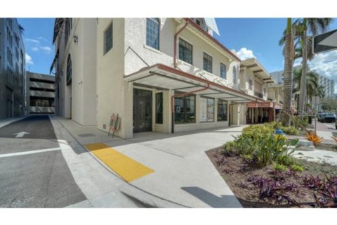 Condominio en alquiler en Sarasota, Florida, 2 dormitorios, 104.24 m2 № 2283387 - foto 2