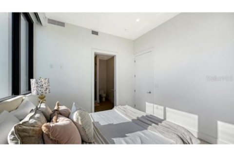 Condominio en alquiler en Sarasota, Florida, 2 dormitorios, 104.24 m2 № 2283387 - foto 20