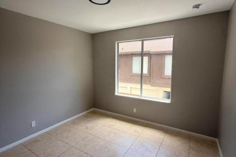 Condo in West Palm Beach, Florida, 2 bedrooms № 2246937 - photo 10