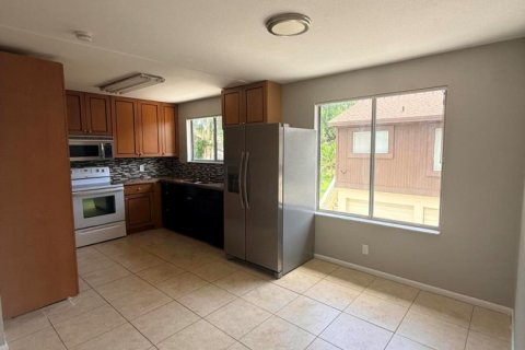 Condo in West Palm Beach, Florida, 2 bedrooms № 2246937 - photo 11