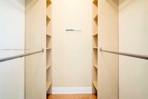 Apartment in Miami, Florida 2 bedrooms, 88.72 sq.m. № 1939086 - photo 17