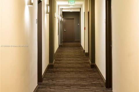 Apartment in Miami, Florida 2 bedrooms, 88.72 sq.m. № 1939086 - photo 4