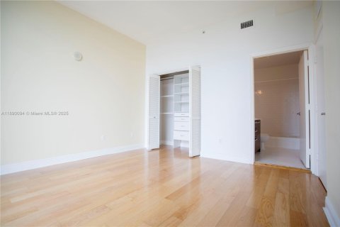 Apartment in Miami, Florida 2 bedrooms, 88.72 sq.m. № 1939086 - photo 11