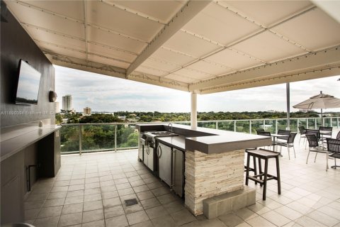 Apartment in Miami, Florida 2 bedrooms, 88.72 sq.m. № 1939086 - photo 24