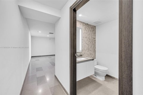 Condo in Miami, Florida, 3 bedrooms № 1964816 - photo 26