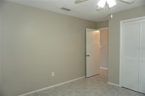 Condo in Holiday, Florida, 1 bedroom № 2375711 - photo 19