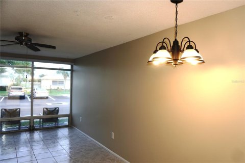 Condo in Holiday, Florida, 1 bedroom № 2375711 - photo 10