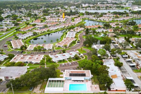 Condo in Holiday, Florida, 1 bedroom № 2375711 - photo 27