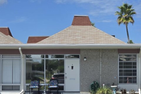Condo in Holiday, Florida, 1 bedroom № 2375711 - photo 3