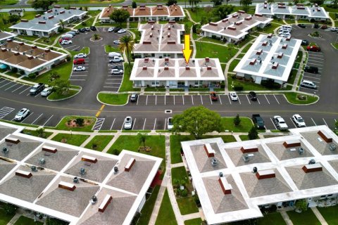 Condo in Holiday, Florida, 1 bedroom № 2375711 - photo 4