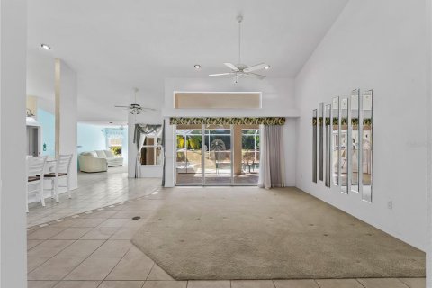 House in Punta Gorda, Florida 3 bedrooms, 195.65 sq.m. № 2396647 - photo 23