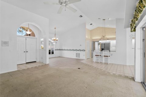 House in Punta Gorda, Florida 3 bedrooms, 195.65 sq.m. № 2396647 - photo 21