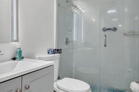 Condominio en venta en Hollywood, Florida, 2 dormitorios, 89.19 m2 № 2180682 - foto 15