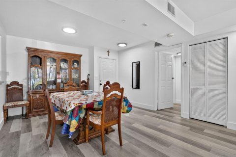 Condominio en venta en Hollywood, Florida, 2 dormitorios, 89.19 m2 № 2180682 - foto 10