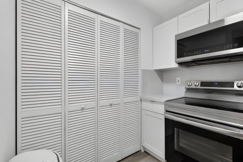 Condominio en venta en Hollywood, Florida, 2 dormitorios, 89.19 m2 № 2180682 - foto 7