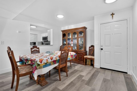 Condominio en venta en Hollywood, Florida, 2 dormitorios, 89.19 m2 № 2180682 - foto 9