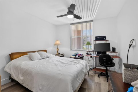 Condominio en venta en Hollywood, Florida, 2 dormitorios, 89.19 m2 № 2180682 - foto 13