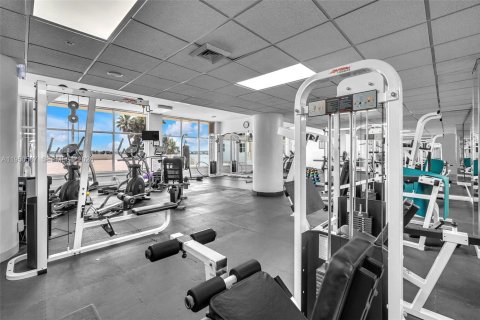 Copropriété à vendre à Bay Harbor Islands, Floride: 1 chambre, 88.26 m2 № 2010524 - photo 30