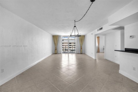 Copropriété à vendre à Bay Harbor Islands, Floride: 1 chambre, 88.26 m2 № 2010524 - photo 5