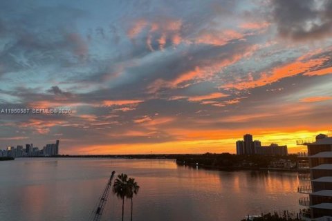 Copropriété à vendre à Bay Harbor Islands, Floride: 1 chambre, 88.26 m2 № 2010524 - photo 14