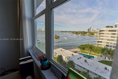 Copropriété à vendre à Bay Harbor Islands, Floride: 1 chambre, 88.26 m2 № 2010524 - photo 15