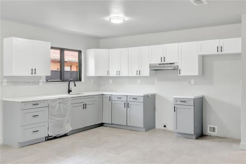 Villa ou maison à louer à Pompano Beach, Floride: 4 chambres, 141.95 m2 № 1882235 - photo 6