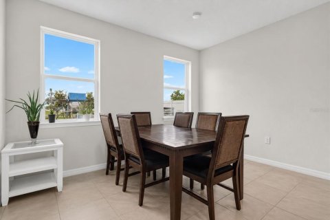 Casa en venta en Kissimmee, Florida, 4 dormitorios, 211.07 m2 № 2222215 - foto 13