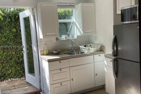 Apartment in Miami Beach, Florida 1 bedroom, 37.16 sq.m. № 1990238 - photo 1