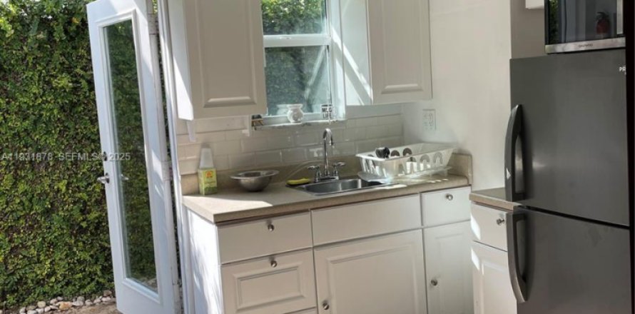 Apartment in Miami Beach, Florida 1 bedroom, 37.16 sq.m. № 1990238