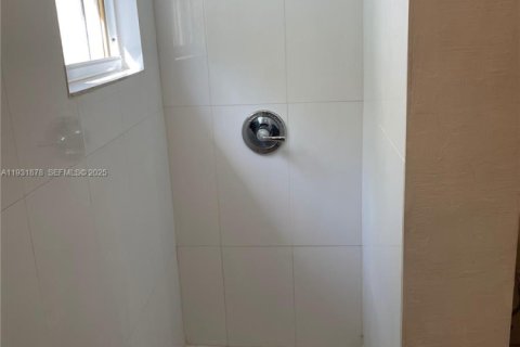 Apartment in Miami Beach, Florida 1 bedroom, 37.16 sq.m. № 1990238 - photo 10